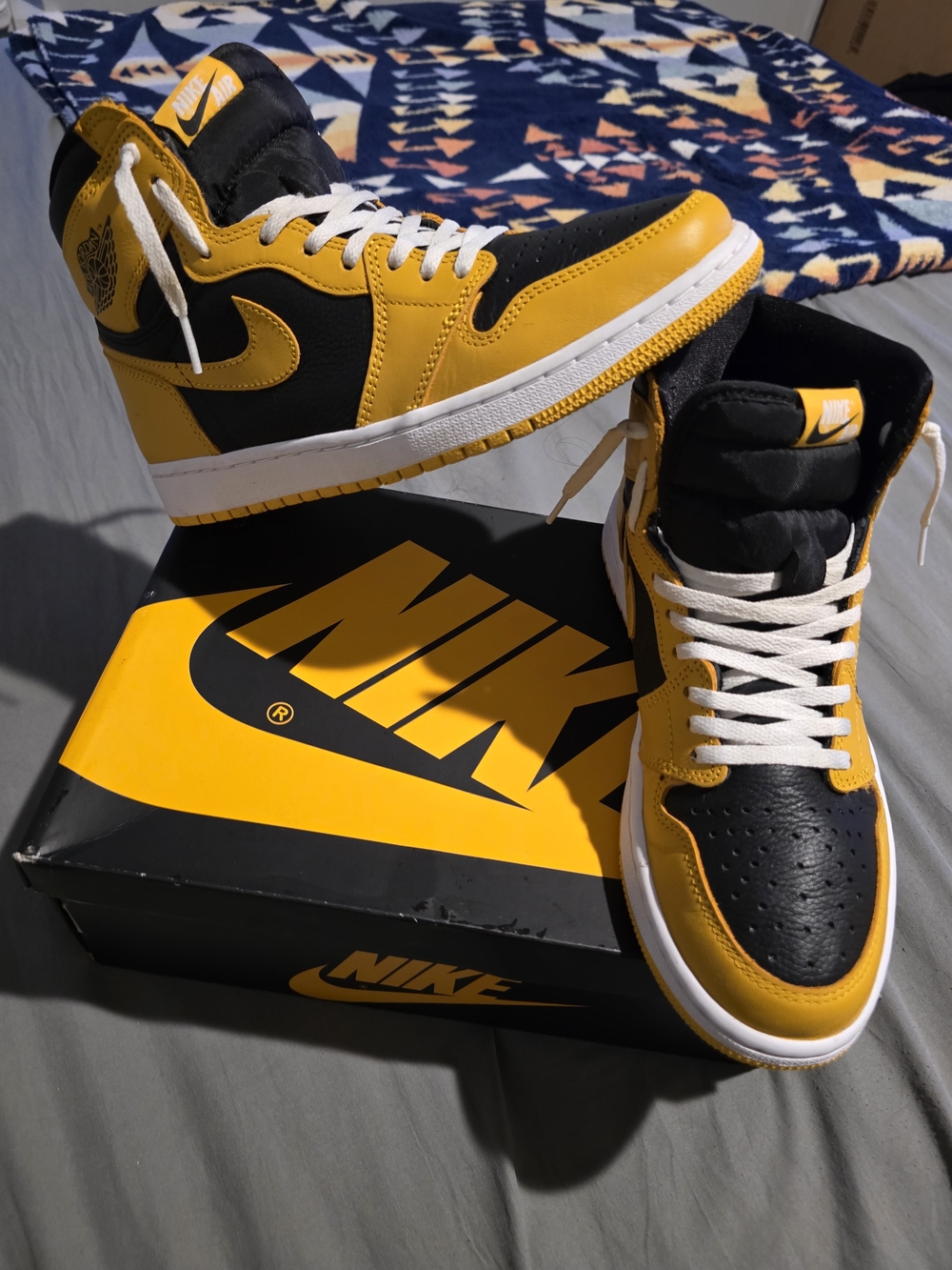 Nike Air Jordan 1 High OG Pollen Black White Yellow Gold Sz 8.5 Men's 555088-701